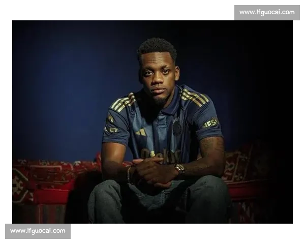 杜兰租借加盟费内巴切，曼联错失潜力前锋